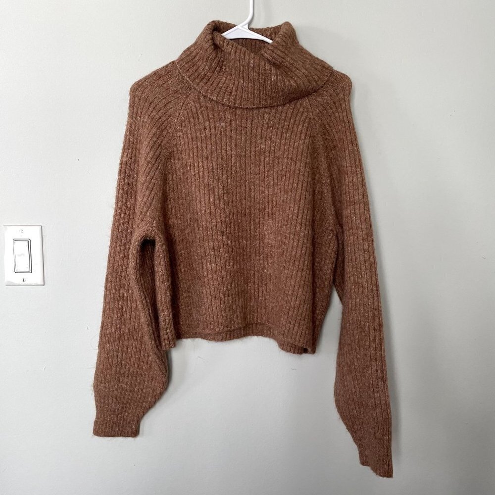 Old Navy brown tan knit sweater turtleneck style fall trendy women size small
